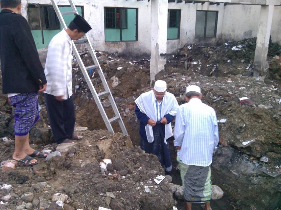 Peletakan Batu Pertama Asrama Putri Ponpes As'adiyah