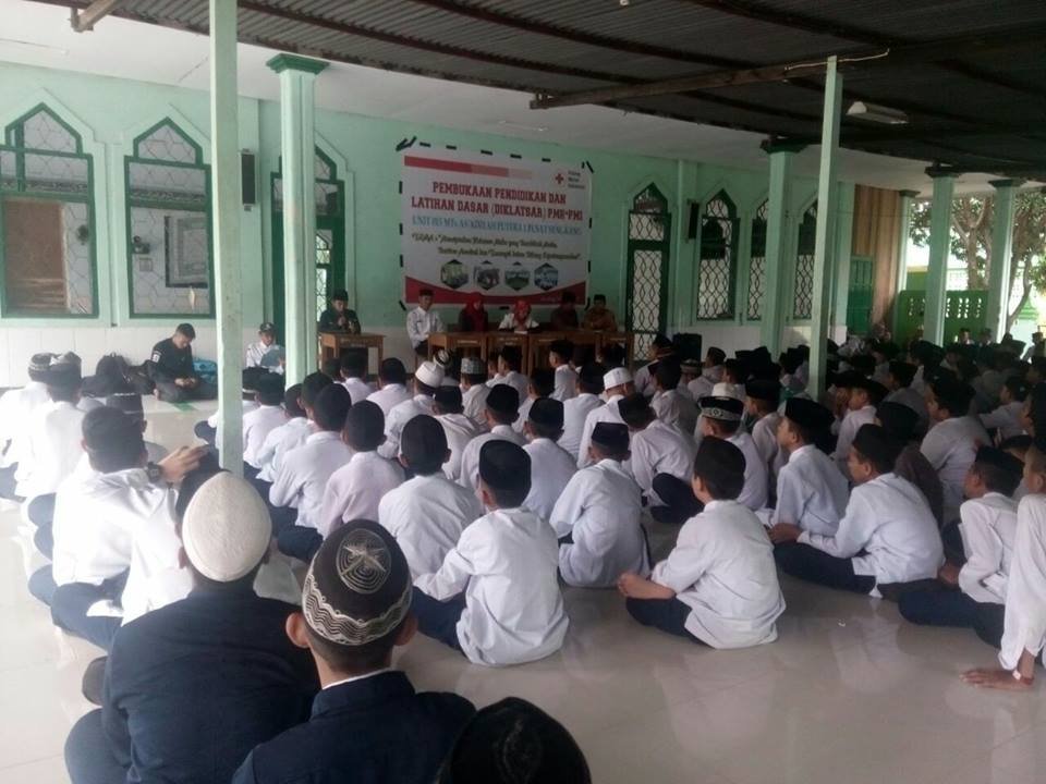Foto Kegiatan DIKLATSAR dan PMR MTs I