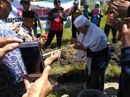 Peletakan Batu Pertama  Tahfizhul Quran As'adiyah Wonomulyo