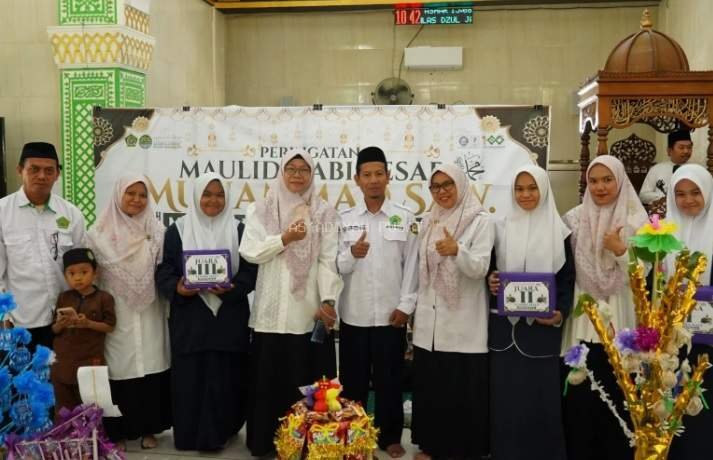 Peringati Maulid Nabi, MTs As’adiyah Putri Sengkang Tekankan Keteladanan Akhlak Rasulullah