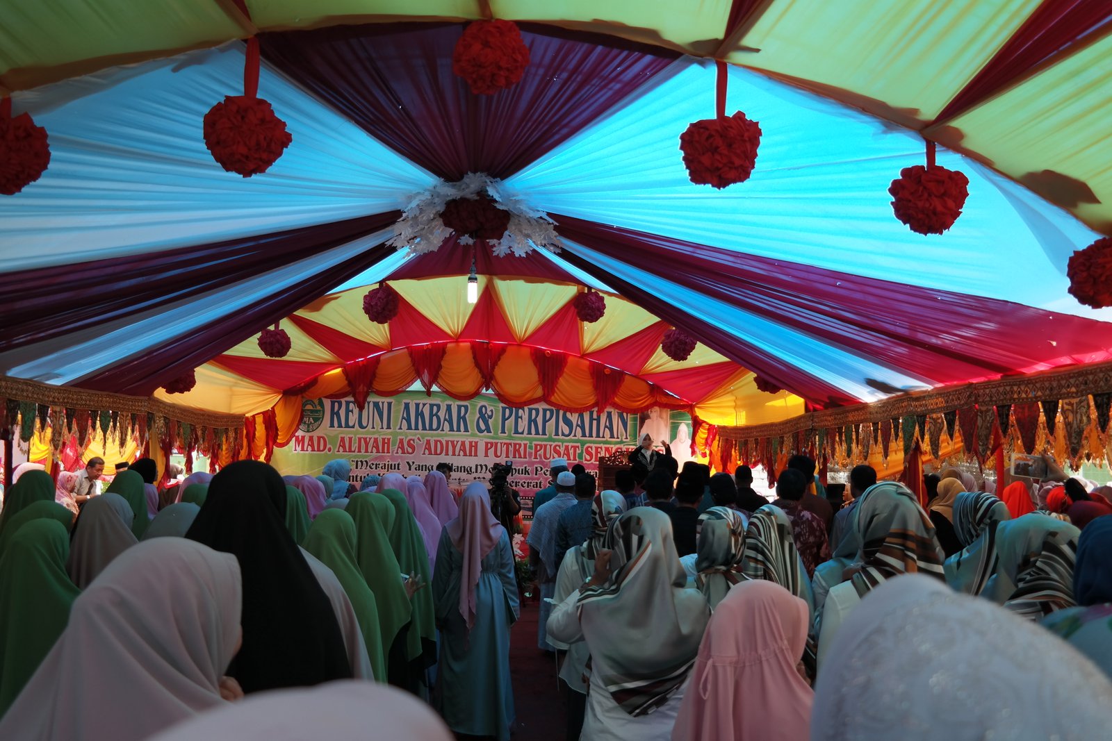 Ribuan Alumni Hadiri Reuni Akbar Aliyah Puteri