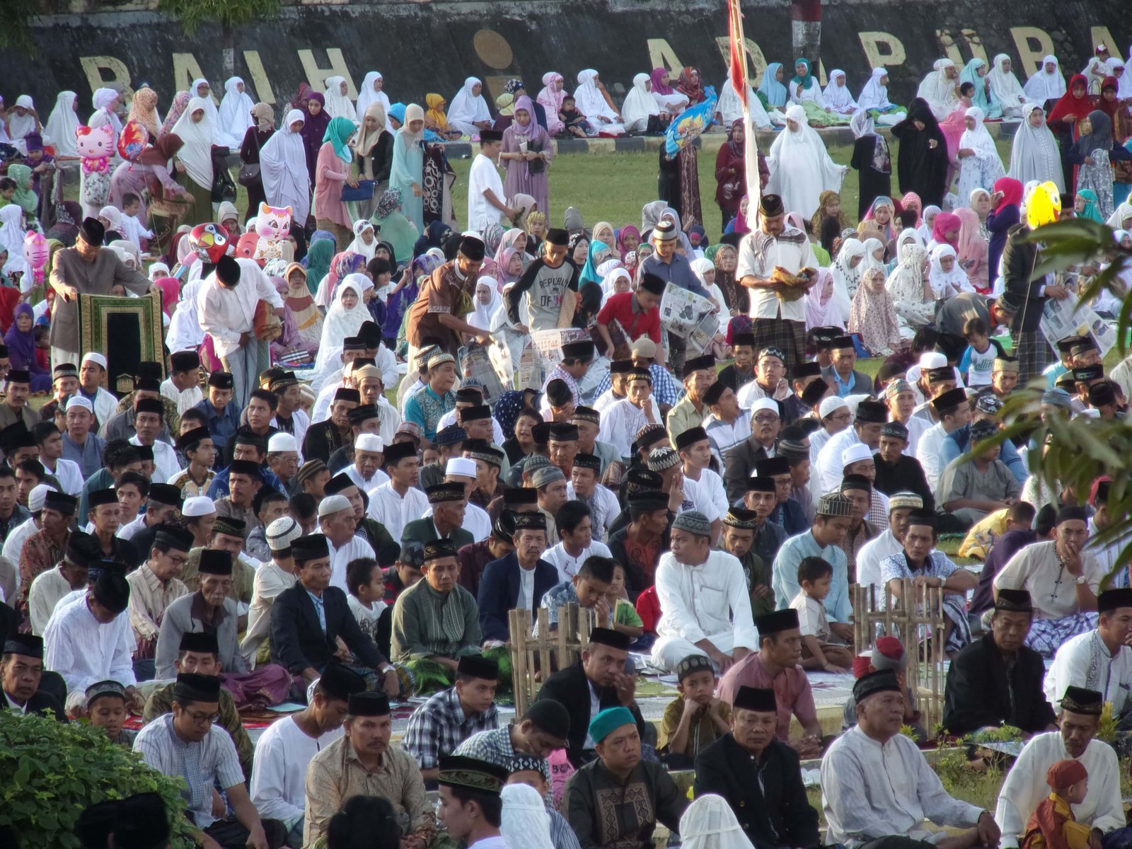 Idul Fitri 1435 H Di Lapangan Merdeka Sengkang