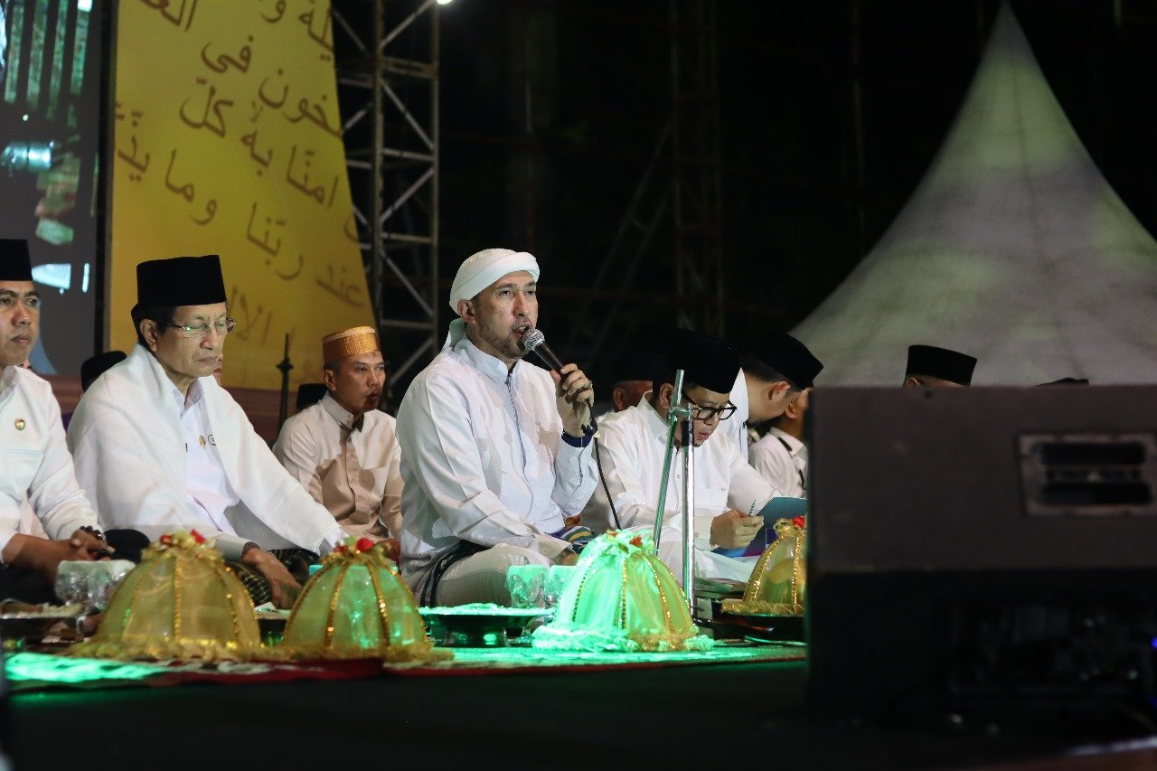 As’adiyah Bershalawat: Ribuan Jamaah Tumpahkan Kerinduan kepada Nabi Muhammad SAW