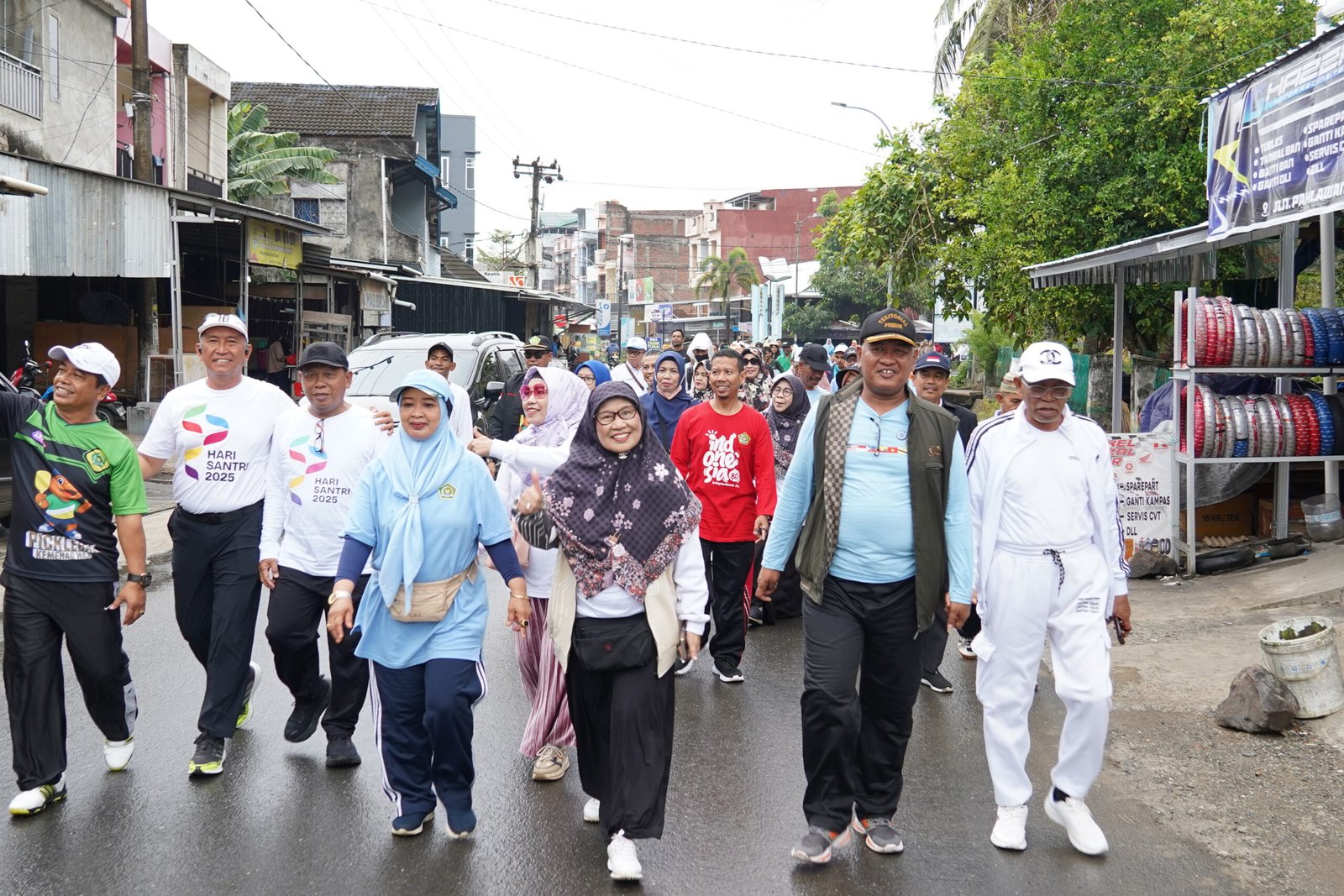 As’adiyah Gelar Jalan Sehat Meriahkan Hari Santri 2025
