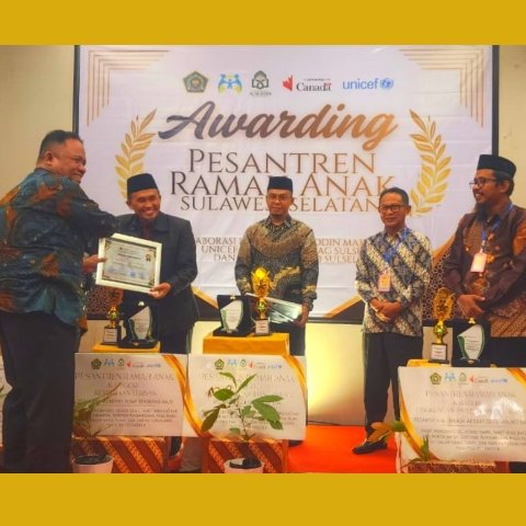 As’adiyah Pusat Sengkang Raih Penghargaan Pesantren Ramah Anak Kemitraan Terbaik Sulawesi Selatan