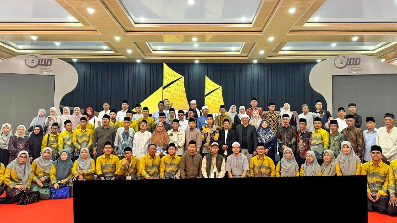 Gedung Serbaguna AG. H. Muh. Yusuf Surur Diresmikan dan Diserahkan ke Pondok Pesantren As’adiyah