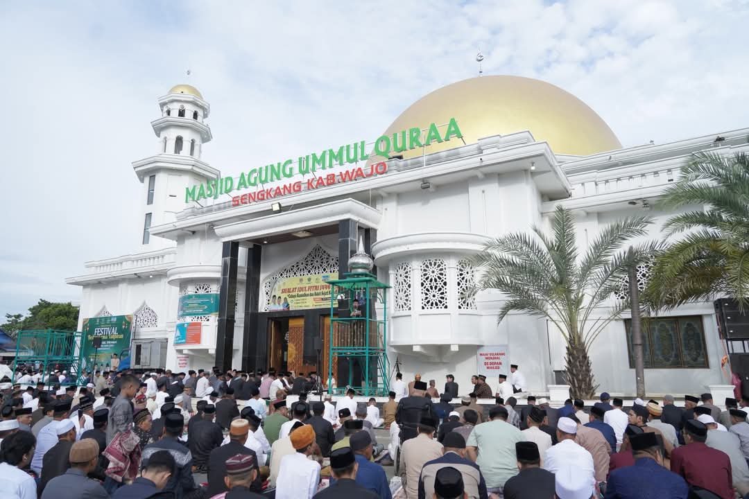 Idul Fitri di Sengkang: Dr. Basnang Said Ingatkan Pentingnya Berbakti kepada Ibu