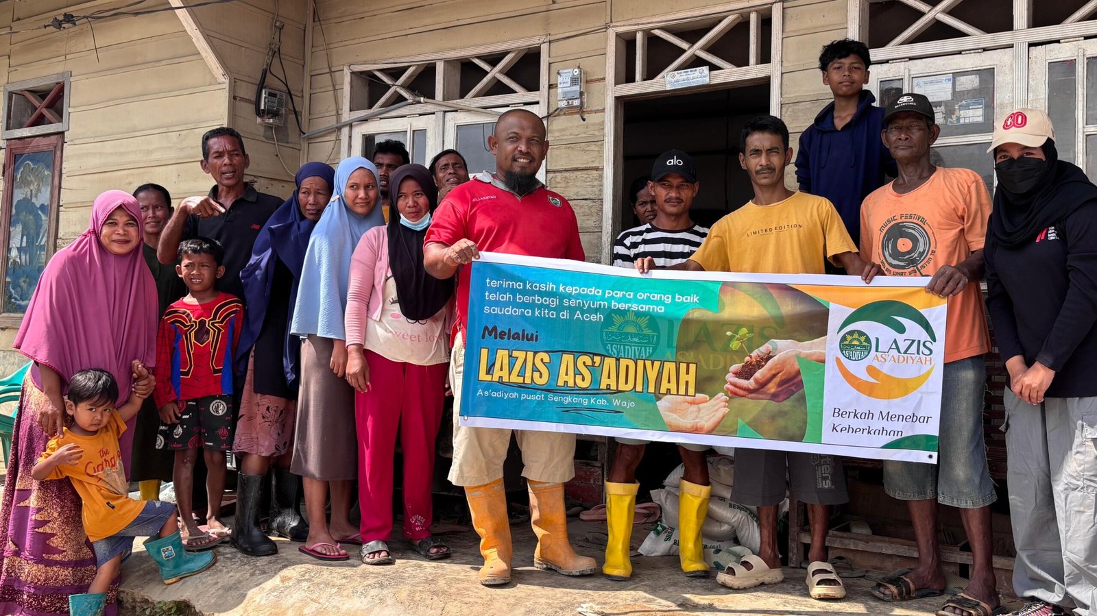 LAZIS As’adiyah Sengkang Salurkan Bantuan Sembako bagi Warga Terdampak Bencana di Aceh Tamiang