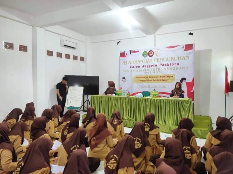 MAS As'adiyah Putri Gelar Pelatihan Calon Anggota Paskibra UNIT 409