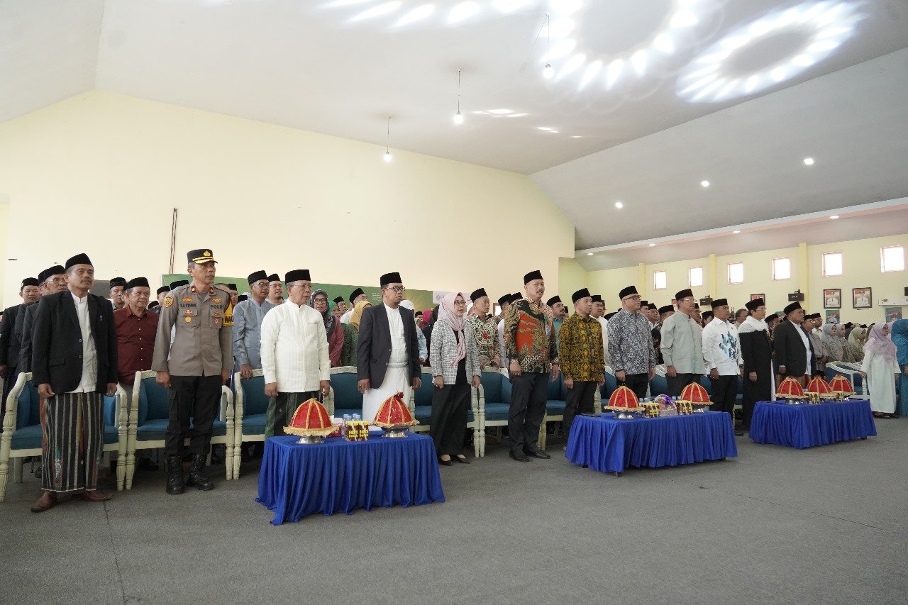 Menteri Agama RI Hadiri Ngaji Perdana Kurikulum Cinta dan Wisuda Tahfiz Pondok Pesantren As’adiyah