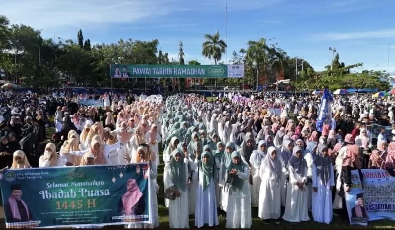 Pawai Sambut Ramadhan: Ribuan Peserta Menyemaraki Lapangan Merdeka Sengkang