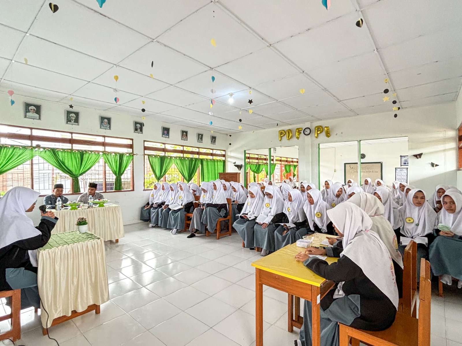PDF Ulya As'adiyah Putri Sengkang Gelar Ujian Syahadah Tahfizhul Hadits, Tahfizh Nazham Alfiyyah, dan Tahfizhul Qur'an