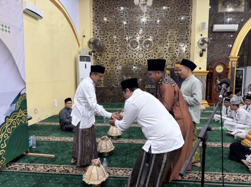Pelantikan Ikatan Alumni Huffadz Masjid Jami As'adiyah Sengkang Digelar pada Penutupan Haul AG. H.M. Yahya Al-Hafidz