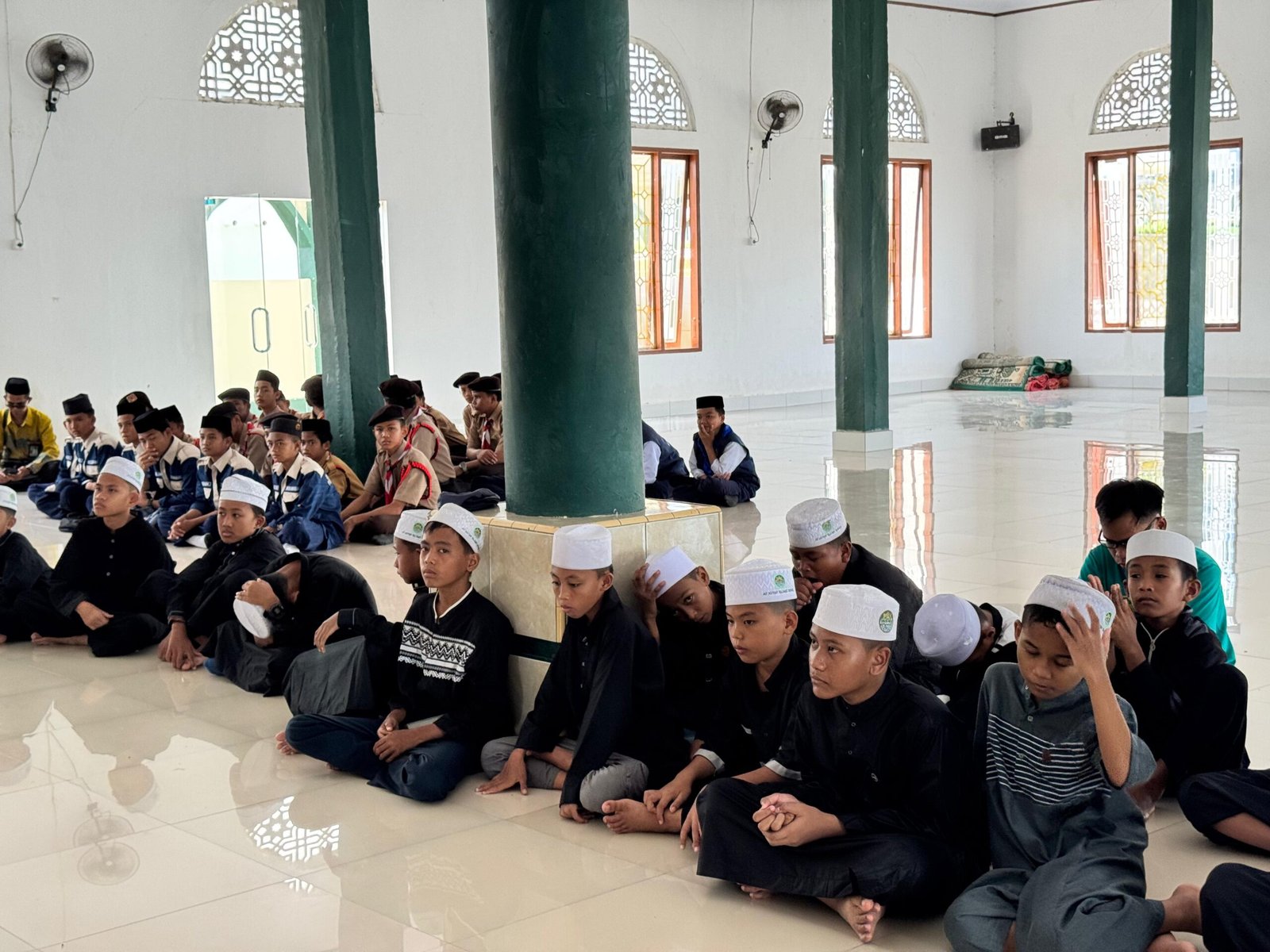 Pondok Pesantren As’adiyah Terima Kunjungan Silaturahmi dari MI As’adiyah Islamic School Wonomulyo di Kampus III Macanang