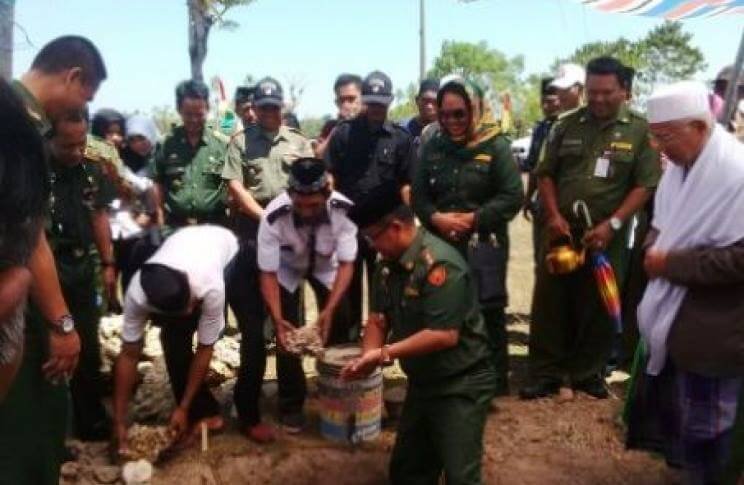 Peletakan Batu Pertama MTS di Lattimu