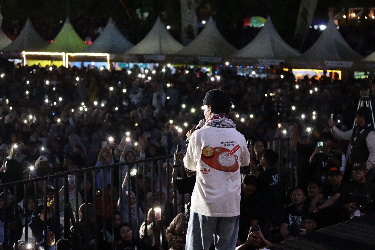 Raim Laode Jadi Magnet di Night Inspiration, Ribuan Penonton Padati Lapangan Merdeka Sengkang