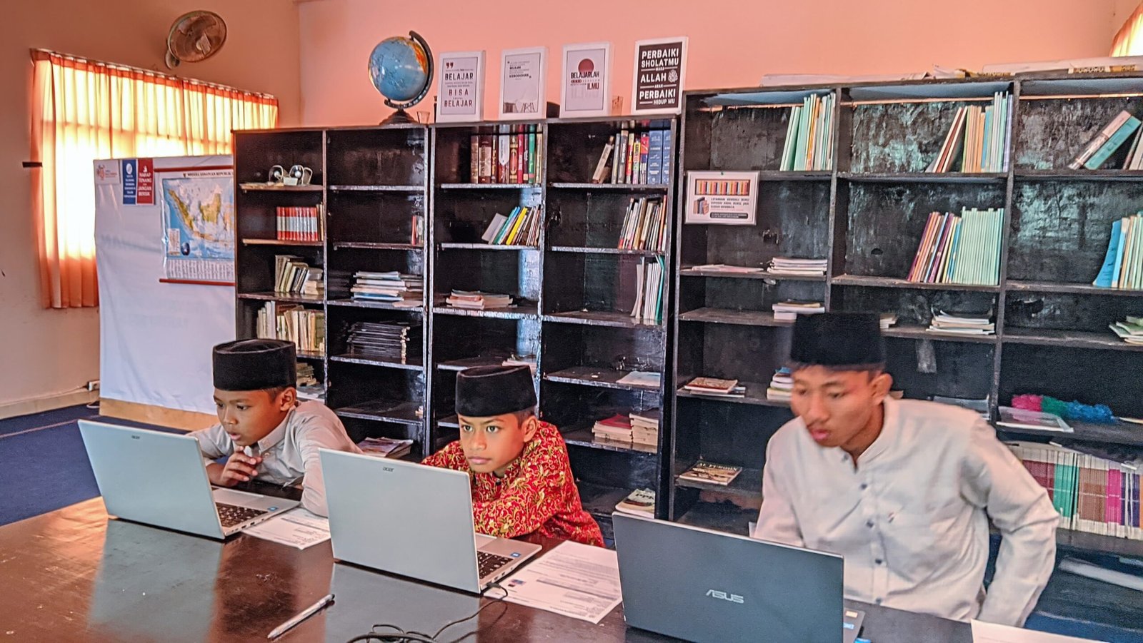 Santri Antusias Ikuti Seleksi CBT MQK Nasional 2025, Skor Sempurna Tercatat di Tujuh Kode Ujian