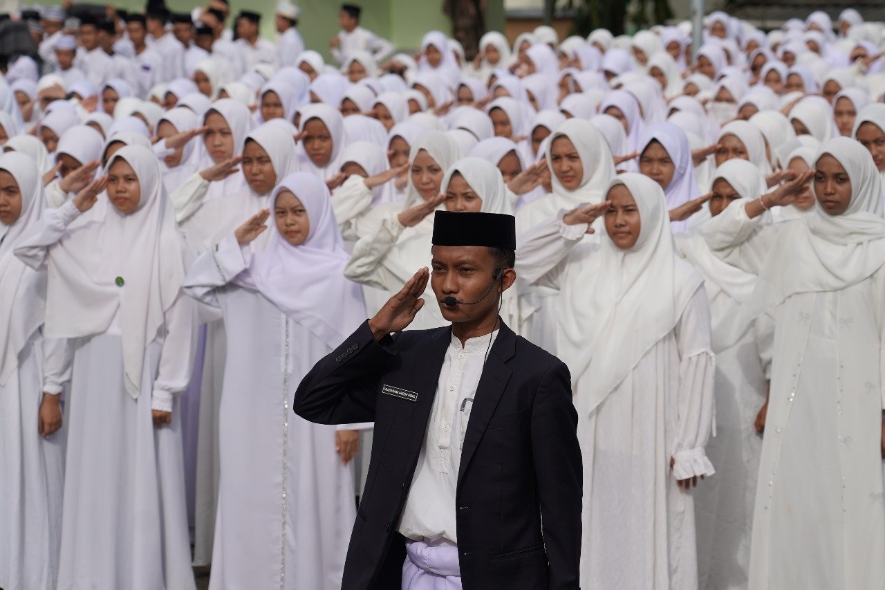 Santri As’adiyah Pusat Sengkang Peringati Hari Santri 2025: Mengawal Indonesia Merdeka Menuju Peradaban Dunia