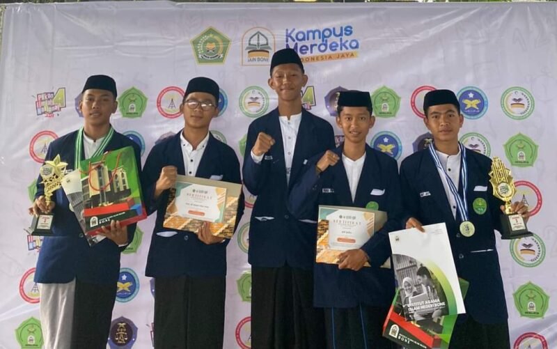 Santri MA As'adiyah Macanang Borong Prestasi Pada Ajang Pekan Ilmiah Nasional