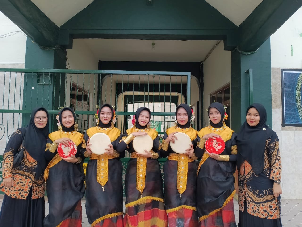 Santri MTs As'adiyah Putri Pusat Sengkang Raih Prestasi dalam Perlombaan Seni se-Kabupaten Wajo