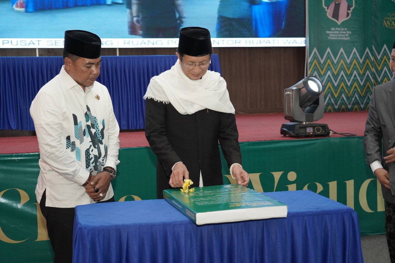 Santri Tahfiz As'adiyah Diwisuda, Anregurutta Nasaruddin Umar Ajak Jaga Al-Qur'an dengan Cinta